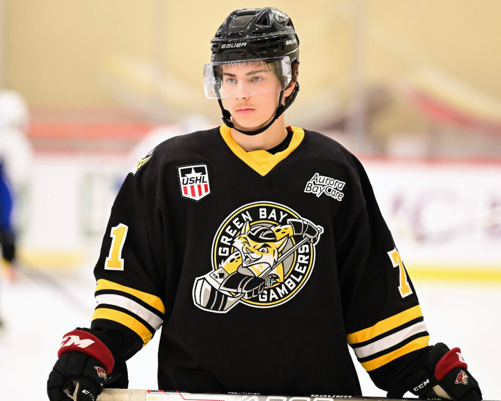 Gamblers Beat Madison with Gajan's First Game in Net - Green Bay Gamblers  Hockey