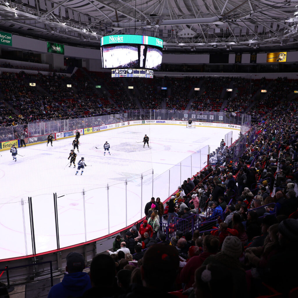 season-high-crowd-takes-part-in-teachers-appreciation-night