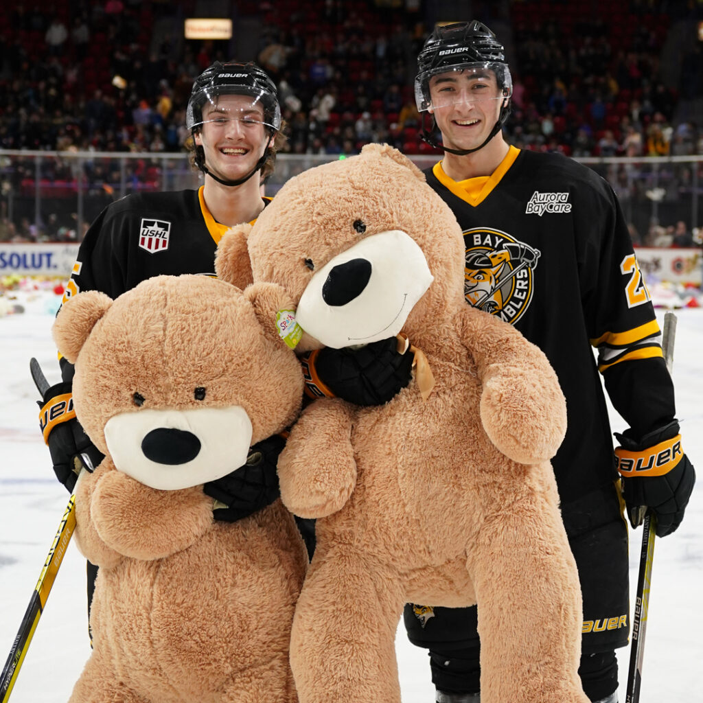 gamblers-shutout-chicago-on-teddy-bear-toss-night